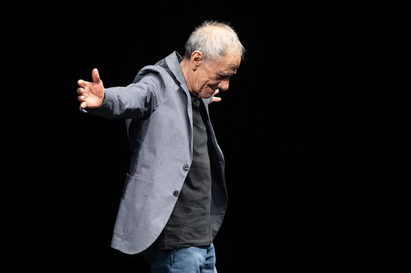 6 maggio 2025 - Teatro EuropAuditorium - Bologna - Roberto Vecchioni in concerto