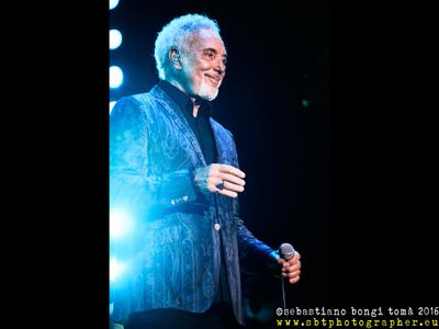Tom Jones: &apos;Lavorerò coi Killers&apos;