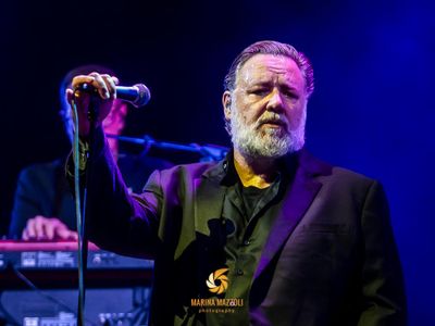 Il ‘gladiatore’ Russell Crowe inciderà un disco
