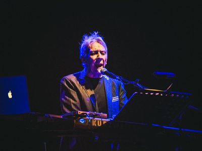 Riconoscimenti della regina Elisabetta per John Cale e Graham Nash