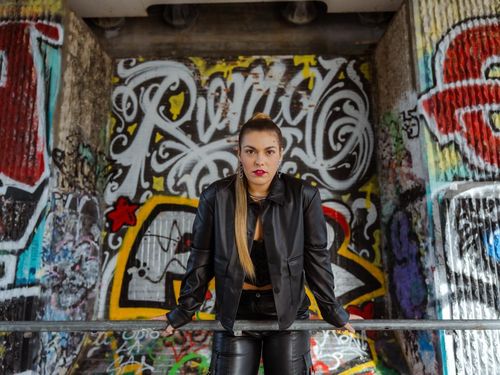 DINìCHE, o del coraggio di essere sé stesse