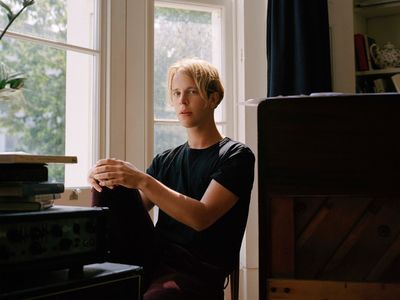 Classifiche UK, debutta al numero 1 il nuovo Tom Odell