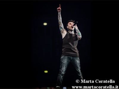 Fedez su Twitter: ‘Volo ad L.A. per il nuovo album’