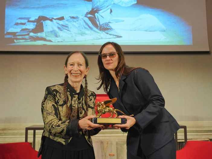 La Biennale di Caterina Barbieri aggiorna la musica contemporanea La Biennale di Caterina Barbieri aggiorna la musica contemporanea