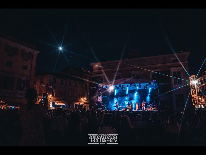 20 luglio 2021 - Moonland - Piazza Matteotti - Sarzana (Sp) - Venerus in concerto