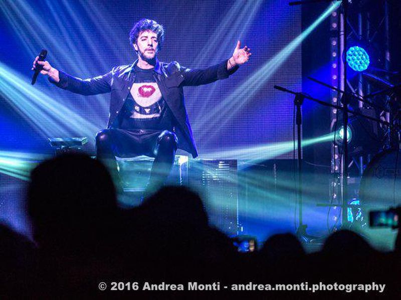 30 gennaio 2016 - Pala Giovanni Paolo II - Pescara - Max Gazz&eacute; in concerto