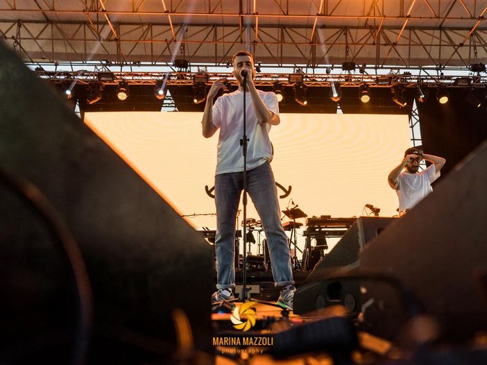 Mecna, un concerto sulle Dolomiti a 2250 metri di altitudine