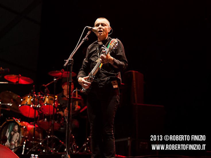 Sinead O’Connor: «Voglio farmi prete»
