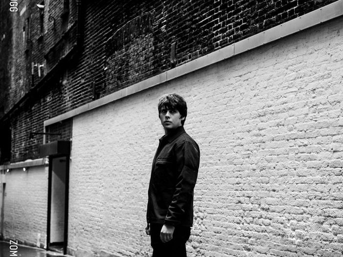 Jake Bugg, dal vivo gli inediti 'Looking down the alley' e 'Hold on you' Jake Bugg, dal vivo gli inediti 'Looking down the alley' e 'Hold on you'