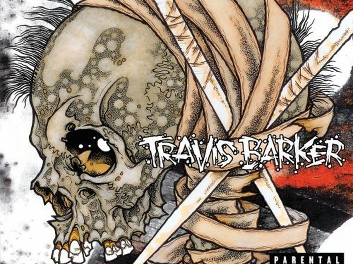 Paura di volare: Travis Barker non va in tour con i Blink-182