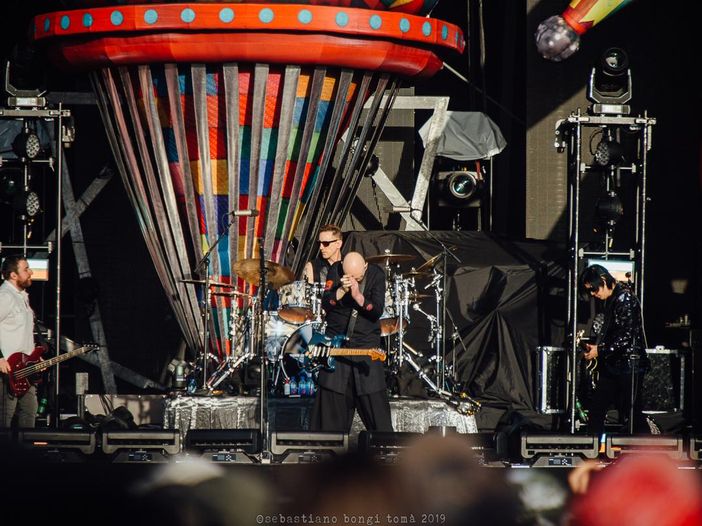 In 10.000 per sostituire il chitarrista degli Smashing Pumpkins