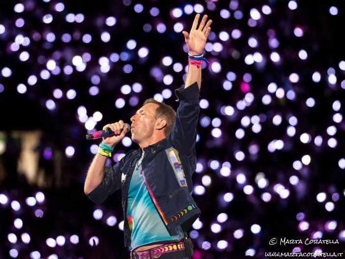 Chris Martin parla per la prima volta dopo il &quot;kiss cam gate&quot;