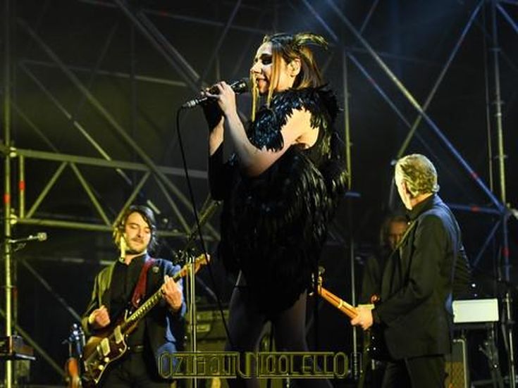 PJ Harvey: la cover di 'Red right hand' (Nick Cave) è online - ASCOLTA