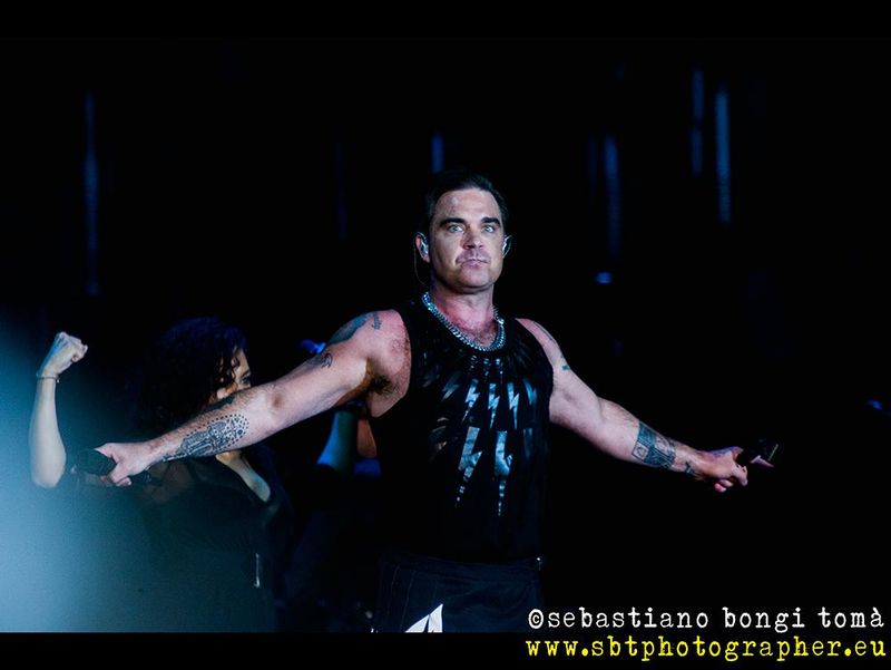 15 luglio 2017 - Lucca Summer Festival - Piazza Napoleone - Lucca - Robbie Williams in concerto