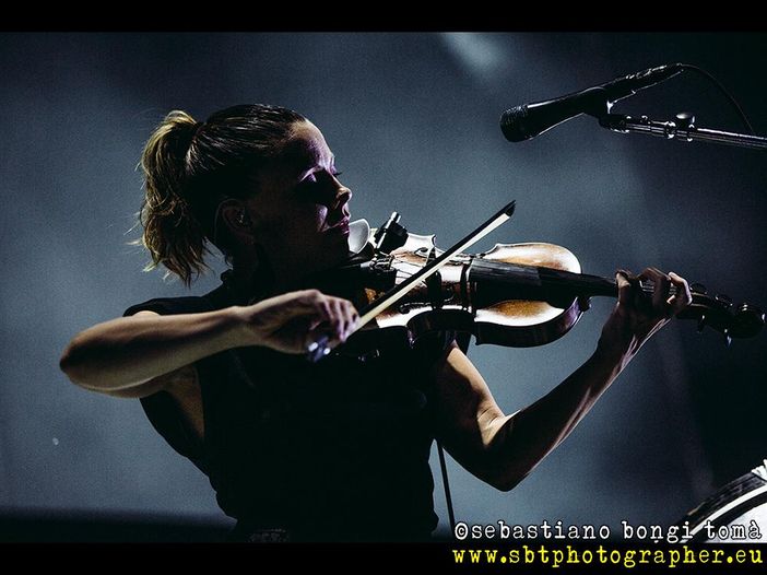 Arcade Fire, cover dei Rolling Stones dal vivo con Mavis Staples - VIDEO