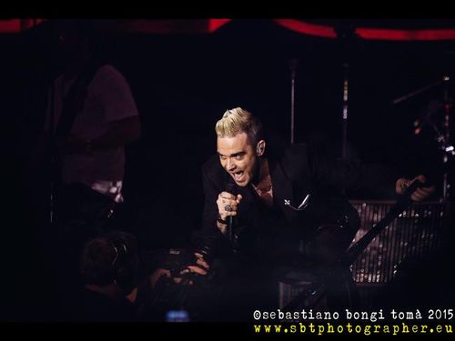 Robbie Williams: 'Un milione e mezzo di sterline per lasciare i Take That'