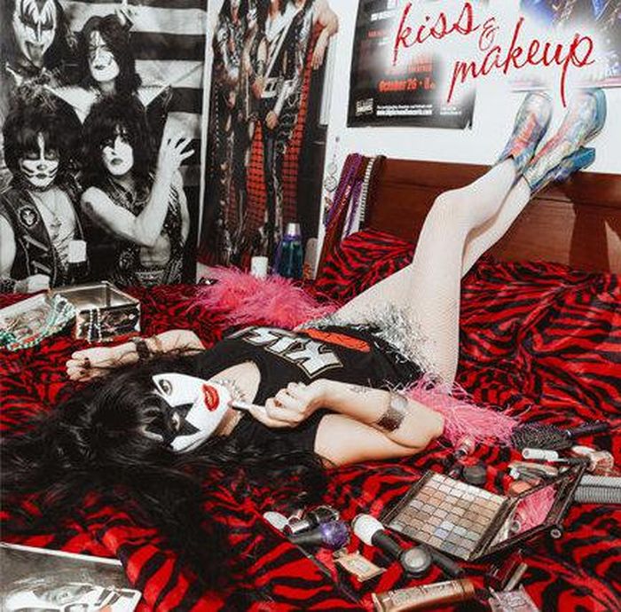 https://images.rockol.it/u3PWw9_Ku9xtkCxSC3i-g7ktO9g=/700x0/smart/rockol-img/img/foto/upload/kiss-and-makeup-album-cover-2015-billboard-650-hero.jpg https://images.rockol.it/u3PWw9_Ku9xtkCxSC3i-g7ktO9g=/700x0/smart/rockol-img/img/foto/upload/kiss-and-makeup-album-cover-2015-billboard-650-hero.jpg