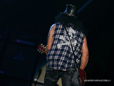 Slash fonda gli ‘anti-Axl’ con altri 3 ex Guns N’Roses