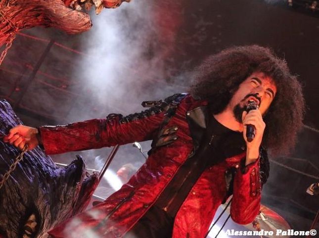 √ Caparezza: disponibili le ristampe di tutti gli album in vinile - Rockol