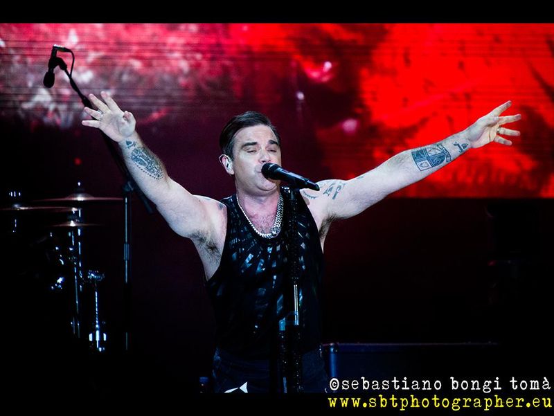 15 luglio 2017 - Lucca Summer Festival - Piazza Napoleone - Lucca - Robbie Williams in concerto
