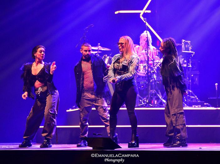 Anastacia per la campagna di sensibilizzazione del cancro al seno Anastacia per la campagna di sensibilizzazione del cancro al seno