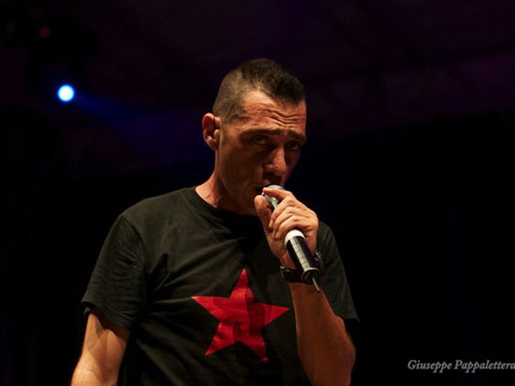 Ritornano i Sud Sound System con ‘Acqua pe sta Terra’