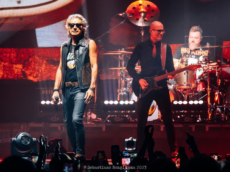 16 novembre 2023 - Modigliani Forum - Livorno - Ligabue in concerto 16 novembre 2023 - Modigliani Forum - Livorno - Ligabue in concerto