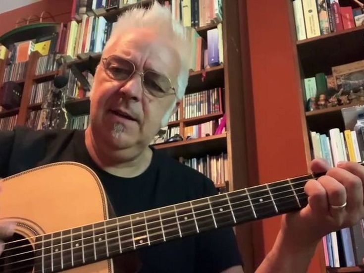 Davide Van De Sfroos: esce '40 pass' il cofanetto con quattro cd e due dvd live
