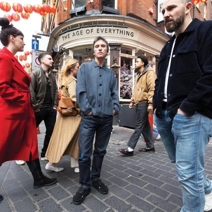 https://images.rockol.it/vf37lqHzQLukemGaMDCTahan6cw=/700x0/smart/rockol-img/img/foto/upload/johnnymarr-cover.jpg