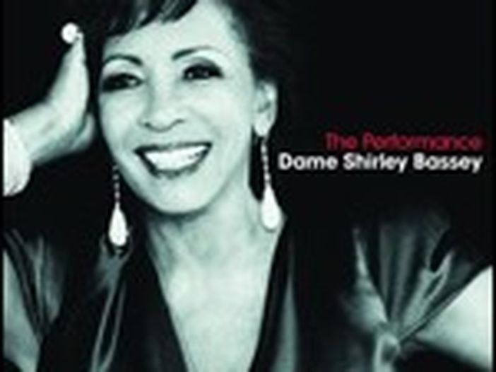 Shirley Bassey compie settant’anni e pubblica un nuovo singolo Shirley Bassey compie settant’anni e pubblica un nuovo singolo
