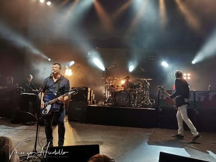Manic Street Preachers: escono la biografia e la raccolta 'National treasures' Manic Street Preachers: escono la biografia e la raccolta 'National treasures'
