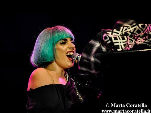 Germania, condannati due hacker che scippavano musica dalle e-mail di Lady Gaga 