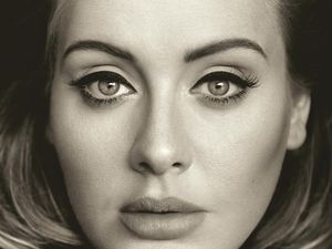 Dopo vent&apos;anni rispunta il padre di Adele