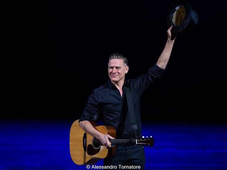 Anche Bryan Adams candidato ai Golden Globe Awards