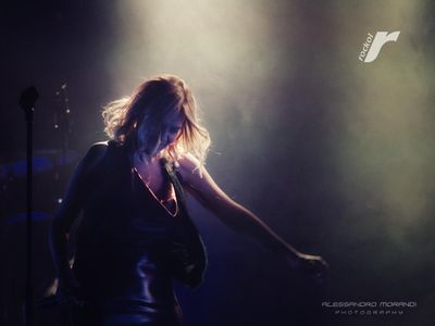 Irene Grandi: un nuovo disco, un nuovo look ed un anello 