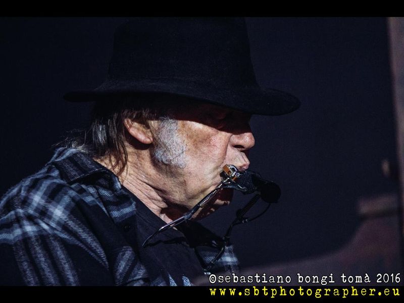 16 luglio 2016 - Lucca Summer Festival - Piazza Napoleone - Lucca - Neil Young in concerto