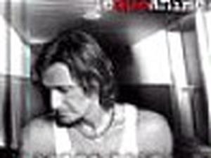 Enrico Nascimbeni, aspettando il nuovo album ripubblica &apos;Hotel Costarica 1983&apos;