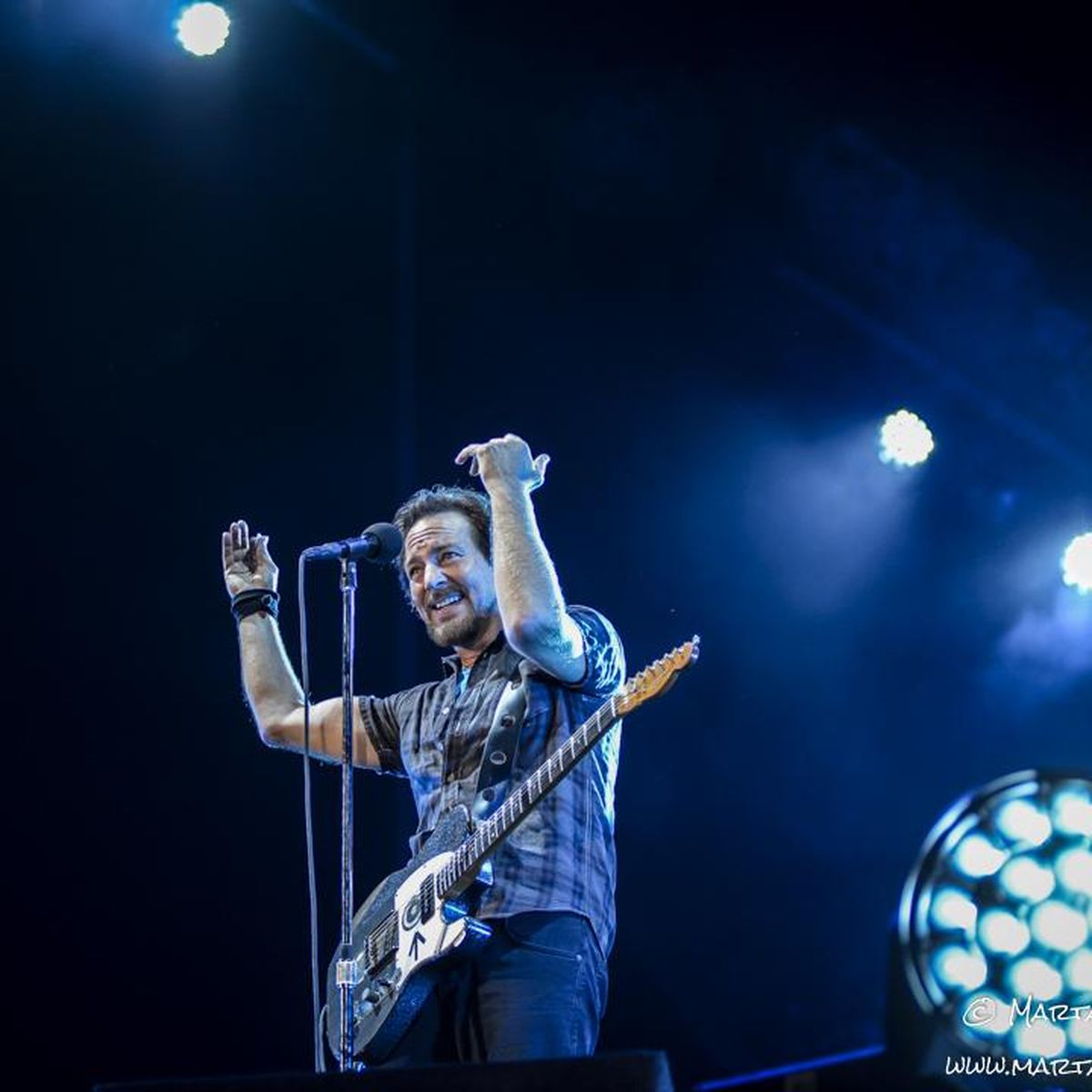 √ Pearl Jam: “Waiting For Stevie