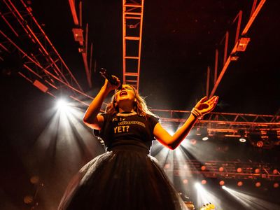 Chvrches, suonato dal vivo l&apos;inedito &apos;Richard Pryor&apos; - ASCOLTA