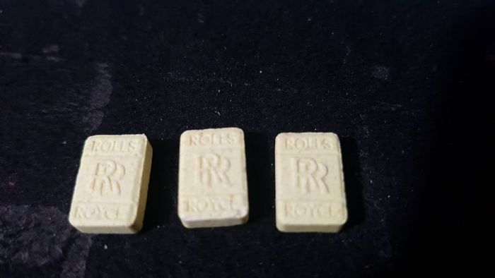 https://images.rockol.it/wax8wH8g-HDlfwXV2FexnX2aTpA=/700x0/smart/https%3A%2F%2Fpbs.twimg.com%2Fmedia%2FDn87lpBXcAE5N7N.jpg