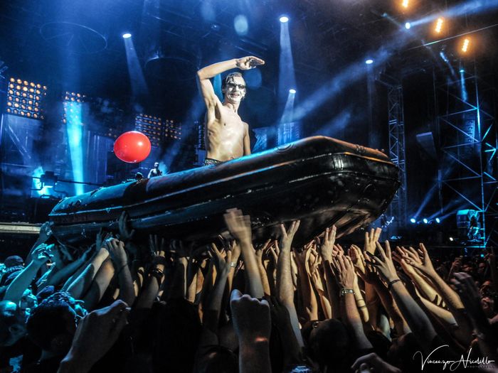 https://images.rockol.it/wf7Vk6YwBLqVtJ4mplyf6CBCoXs=/700x0/smart/rockol-img/img/foto/upload/rammstein-castello-scaligero-1luglio-2010.jpg