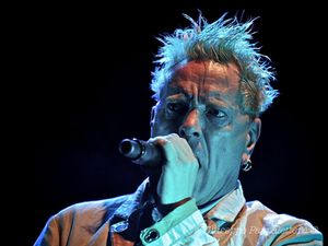 Notizie flash: Gianni Morandi, Public Image Ltd., Idlewild	