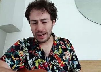 Pinguini Tattici Nucleari, Riccardo Zanotti presenta a Rockol il nuovo singolo &#039;La storia infinita&#039;