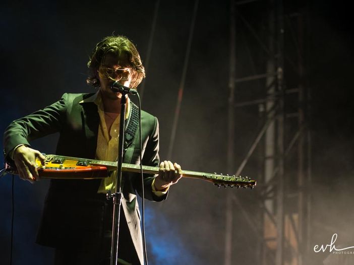 Classifiche UK: i McFly sconfiggono 'Beautiful liar', tengono gli Arctic Monkeys Classifiche UK: i McFly sconfiggono 'Beautiful liar', tengono gli Arctic Monkeys