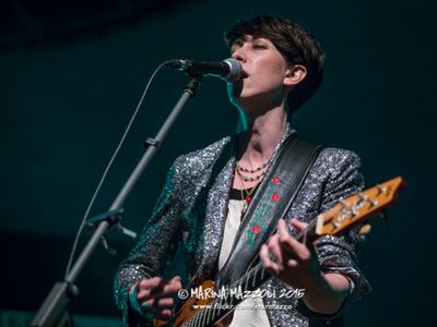 Andrea Mirò, un&apos;ex-ragazzina sul palco