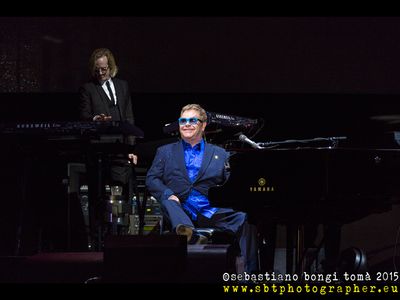 Concerto per Diana: Elton fa &apos;Candle&apos;, eBay blocca i biglietti