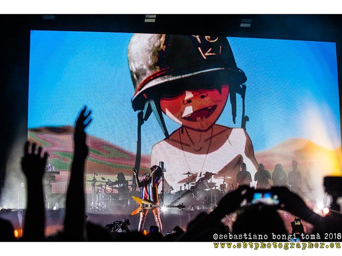 I Gorillaz hanno suonato il loro nuovo album a sorpresa