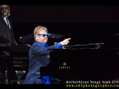 Tutti insieme per Elton
