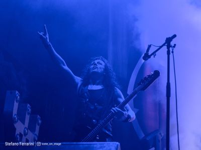 Concorso Saxon: rispondi e vinci il giubbotto di &apos;Unplugged &amp; strung up&apos;