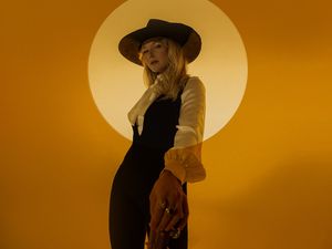 FREEWHEELIN&apos; WOMAN Jewel